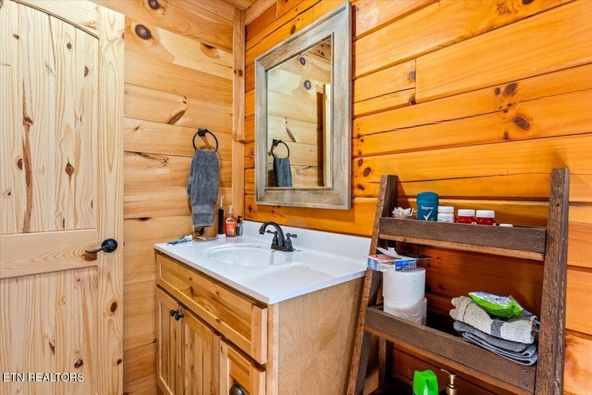 38-5106 Buffalo Rd - 5601 Buffalo Rd, Oneida, TN 37841, Oneida