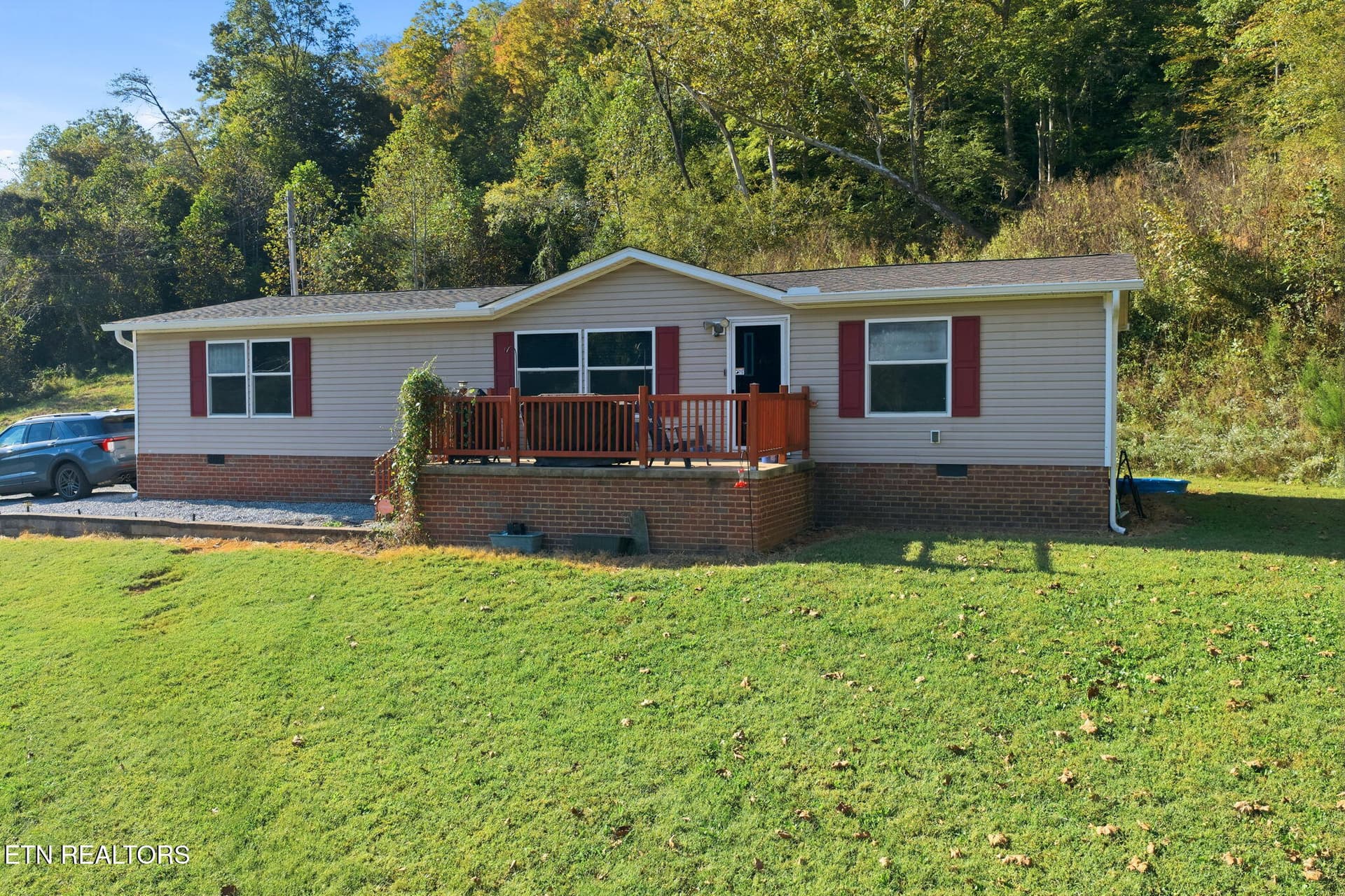 18-web-or-mls-018_010_DJI_20261007162951 - 3840 War Creek Rd, Thorn Hill, TN 37881