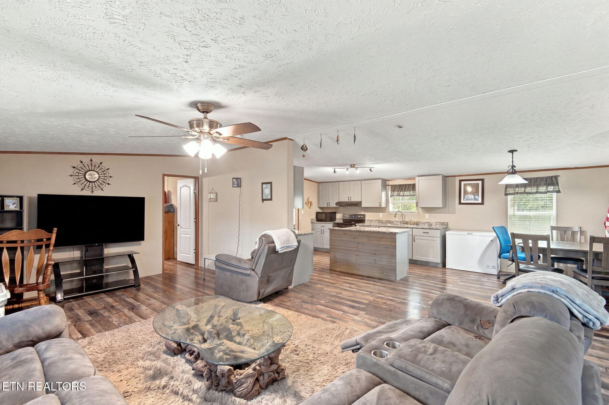 32-web-or-mls-032_020_DSC_9285__declutte - 3840 War Creek Rd, Thorn Hill, TN 37881, Thorn Hill