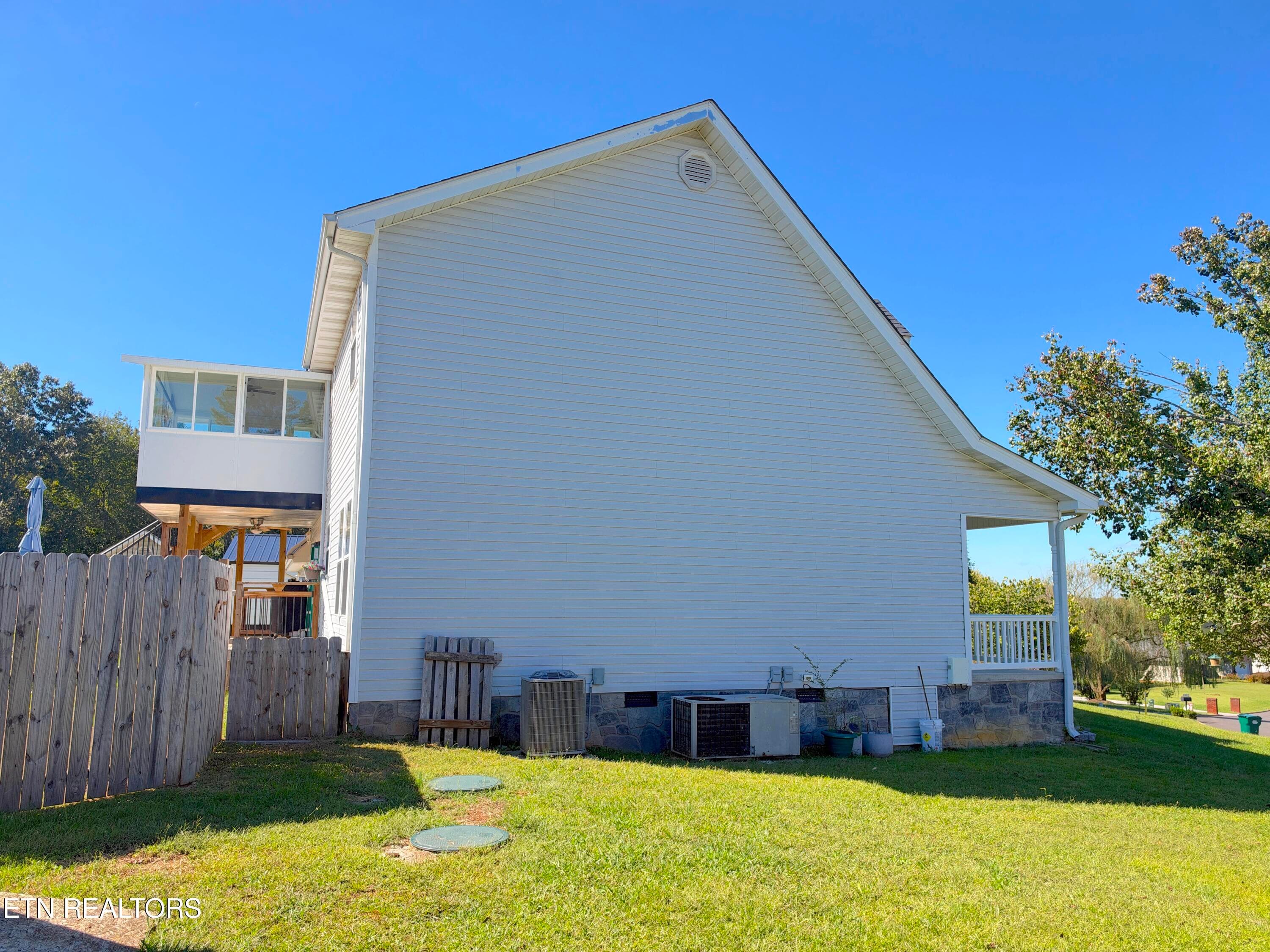 3. Left - 2833 English Valley Lane, Sevierville, TN 37876