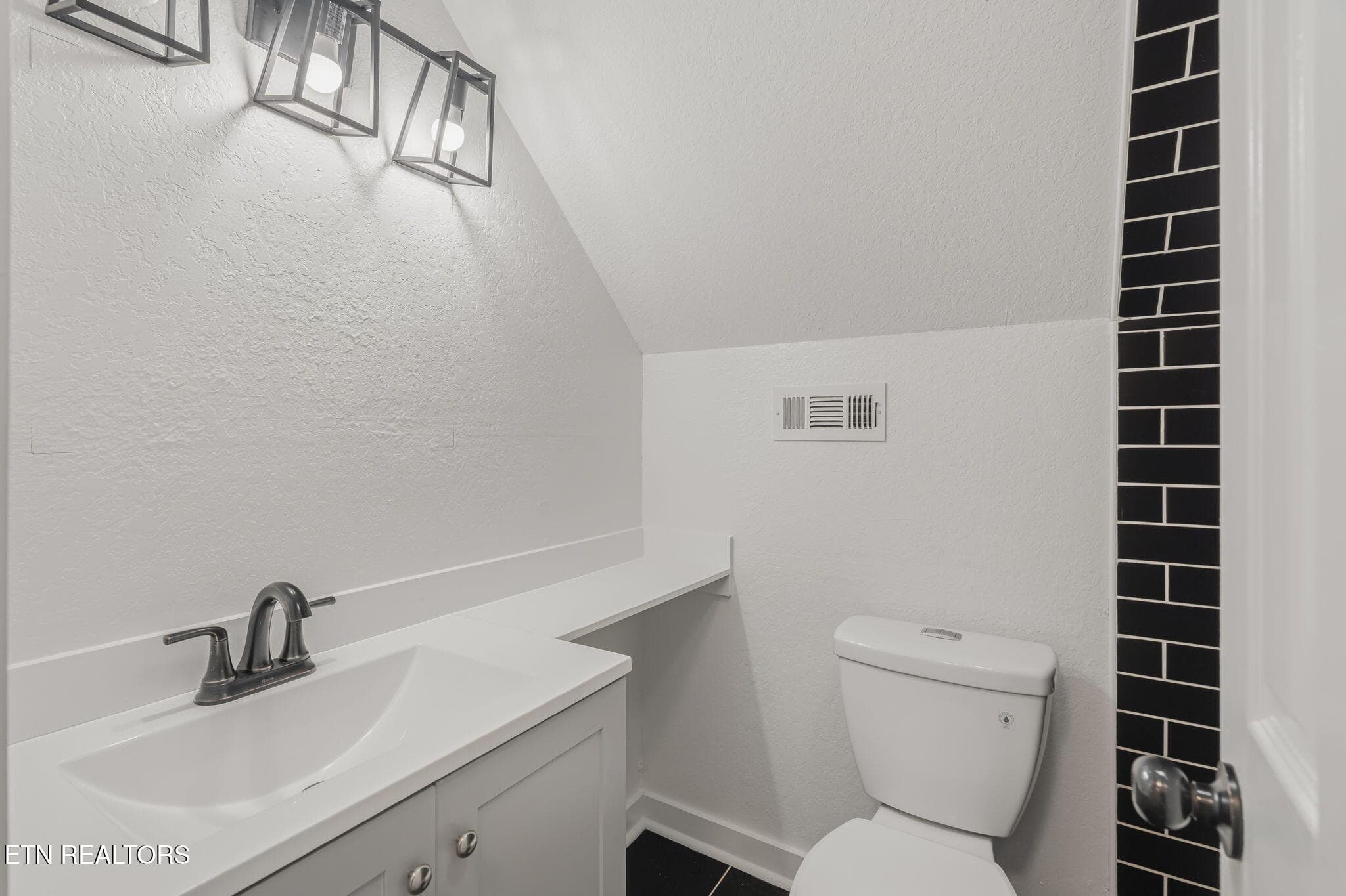 23-web-or-mls-224 E Burwell Ave-24 - 224 E Burwell Ave, Knoxville, TN 37917, Knoxville