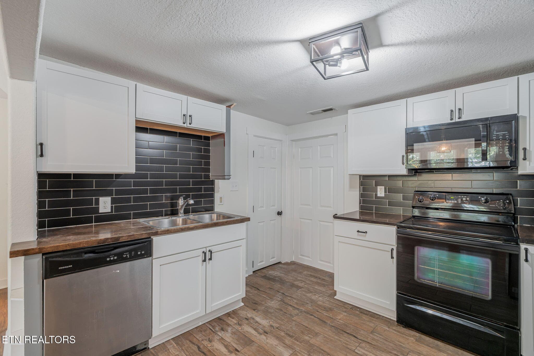 12-web-or-mls-224 E Burwell Ave-13 - 224 E Burwell Ave, Knoxville, TN 37917, Knoxville