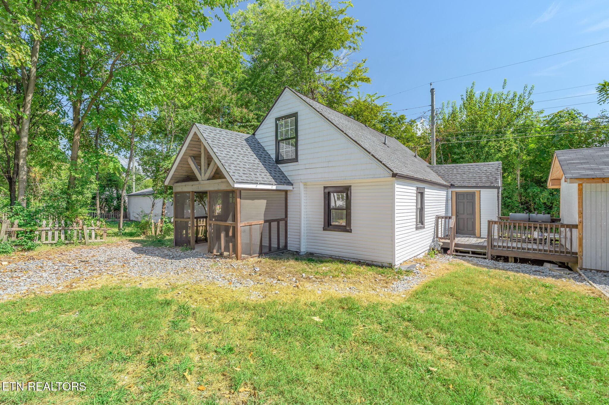 1-web-or-mls-224 E Burwell Ave-5 - 224 E Burwell Ave, Knoxville, TN 37917, Knoxville