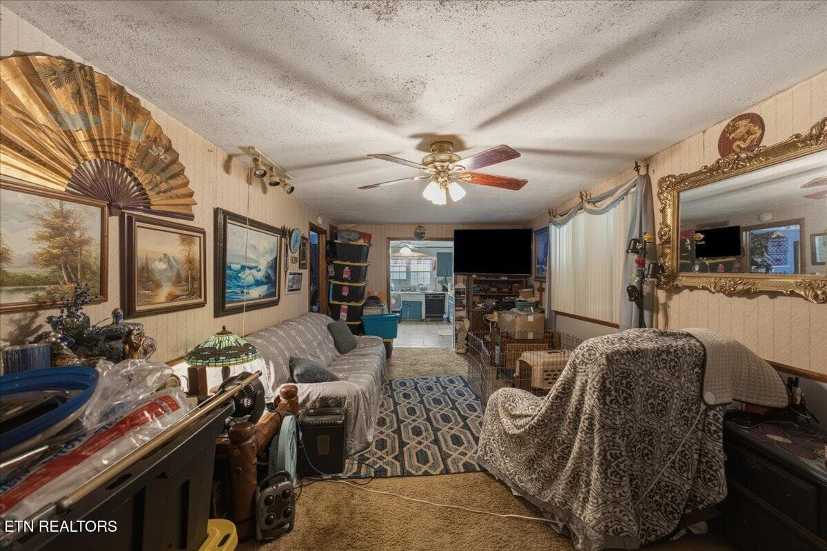03-Living Room - 4155 Sevierville Rd, Maryville, TN 37804, Maryville