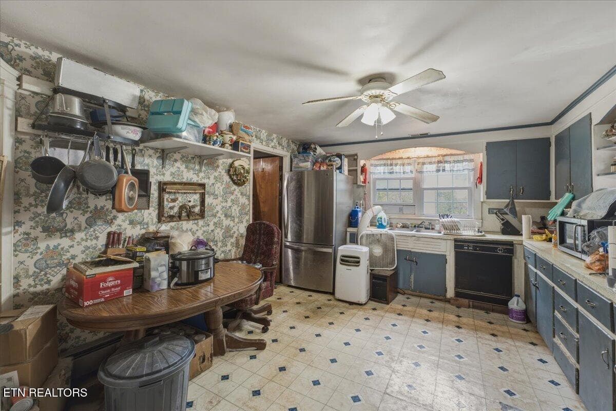 05-Kitchen - 4155 Sevierville Rd, Maryville, TN 37804, Maryville