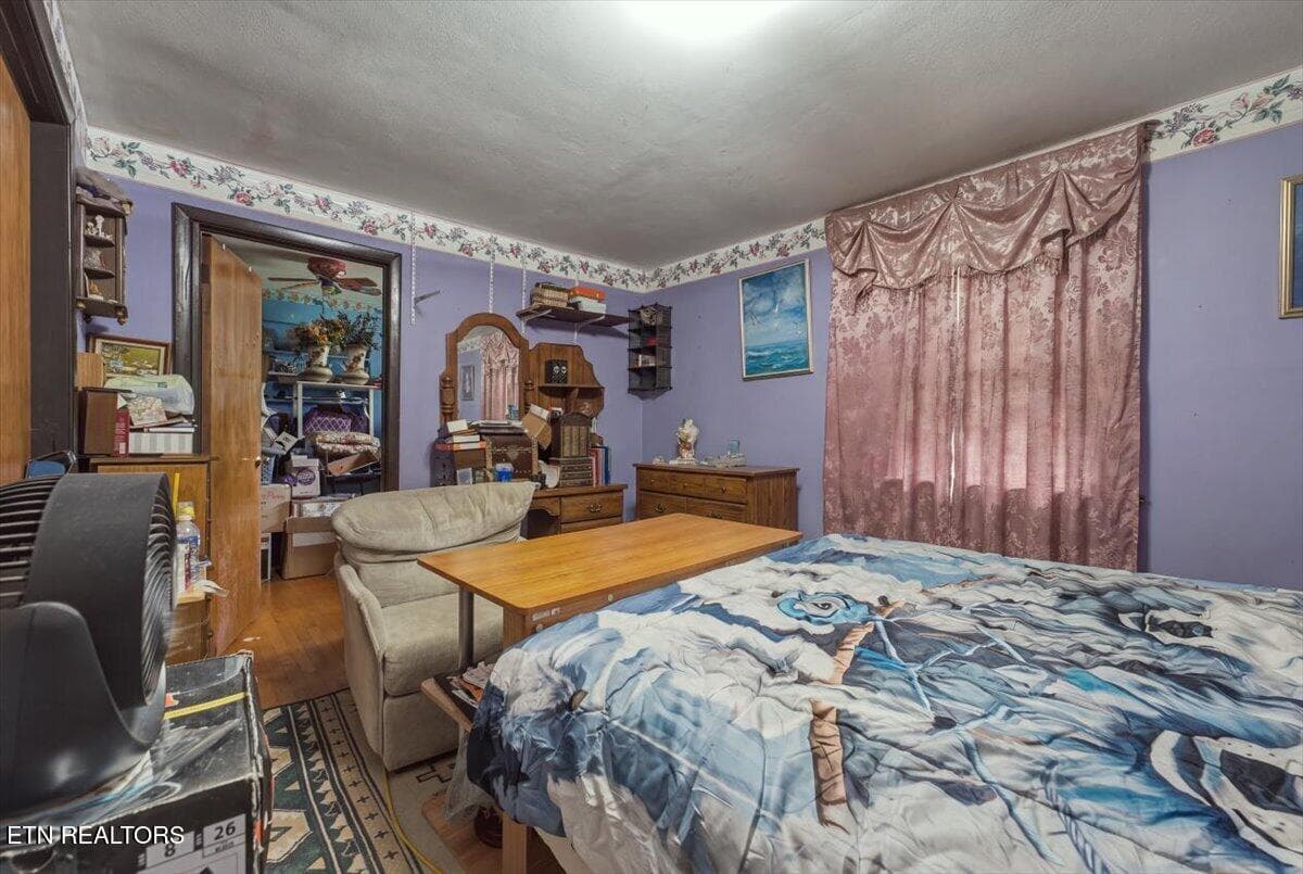 10-Bedroom 1 - 4155 Sevierville Rd, Maryville, TN 37804, Maryville