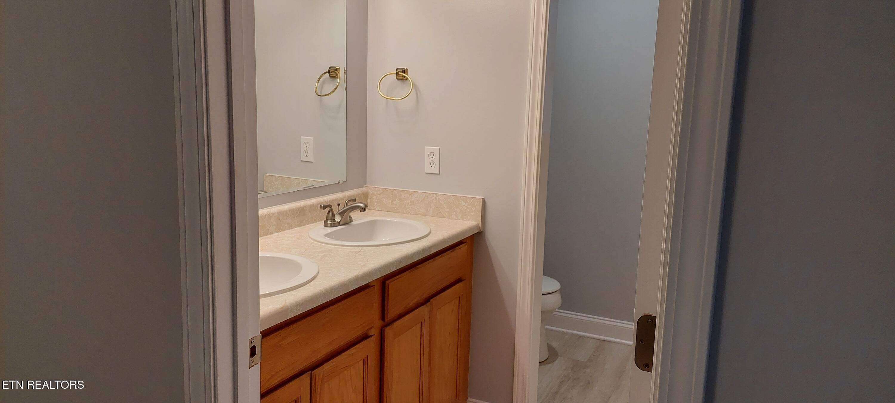 master sink 2 - 931 Mercer Drive, Maryville, TN 37801, Maryville