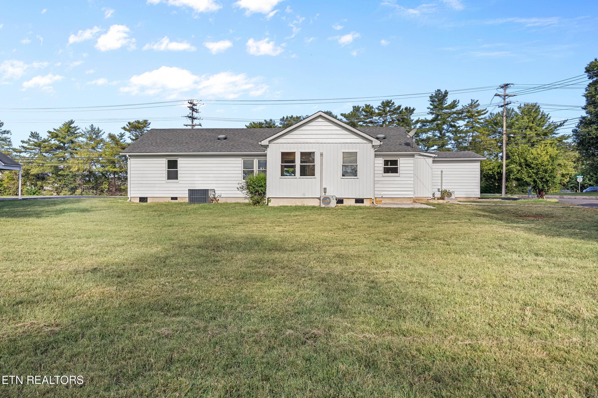 Back of home - 1618 Old Niles Ferry Rd, Maryville, TN 37803, Maryville