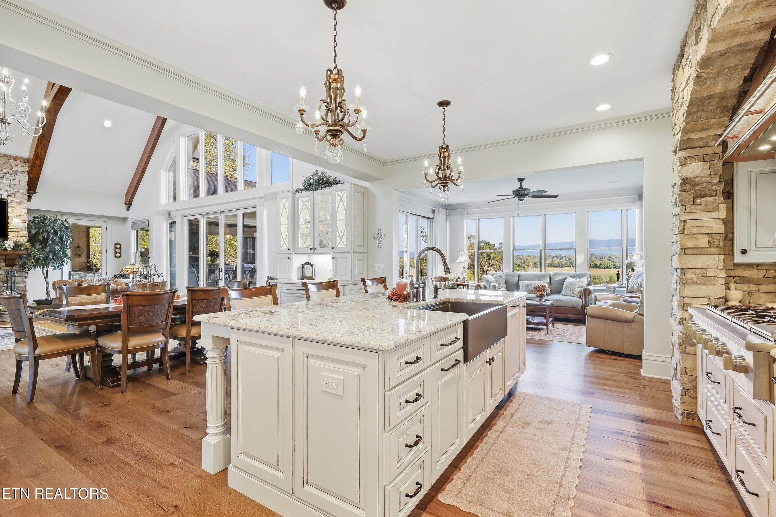 Chef's Kitchen - 2032 Cochran Rd, Maryville, TN 37803