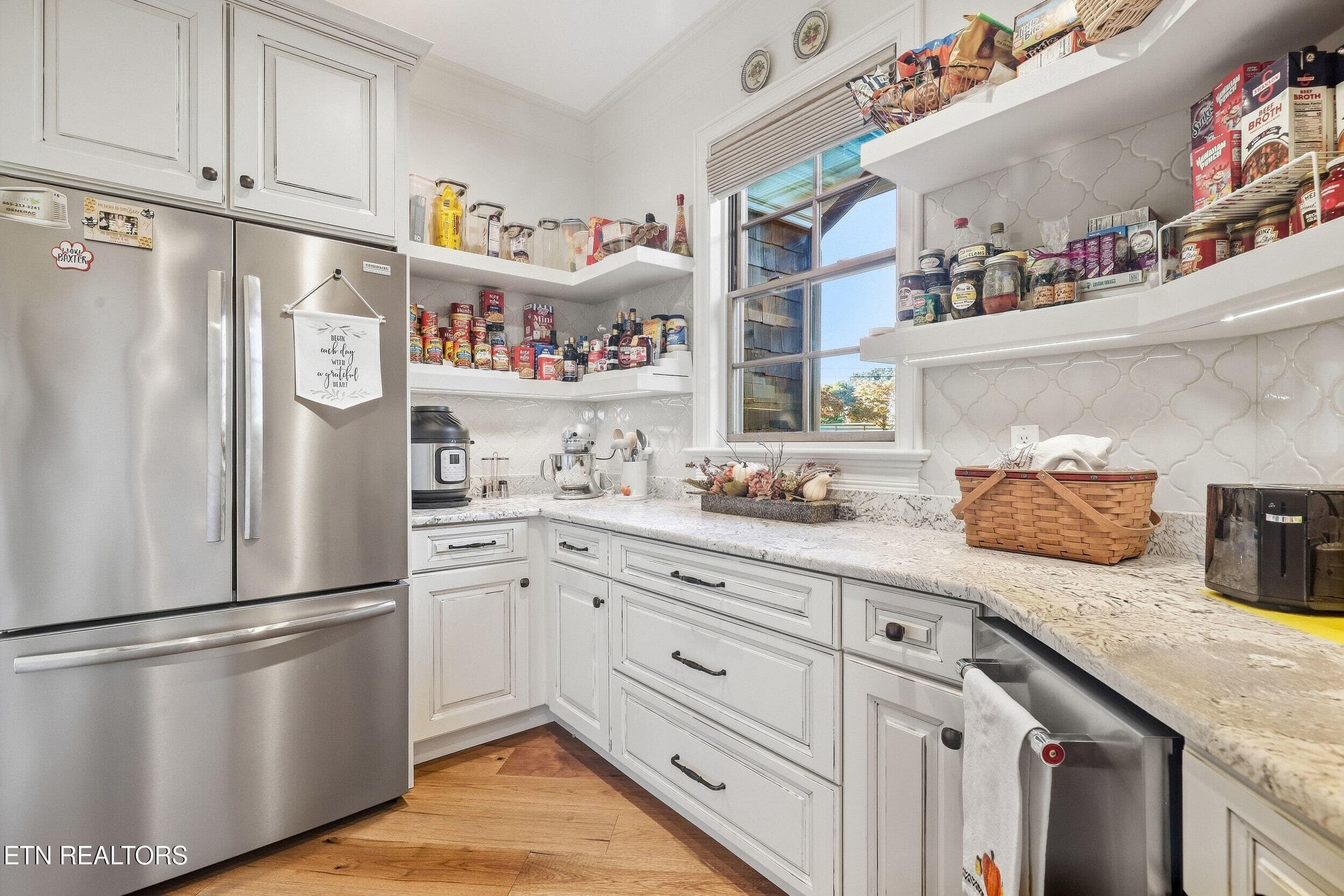 Walk-In Pantry - 2032 Cochran Rd, Maryville, TN 37803
