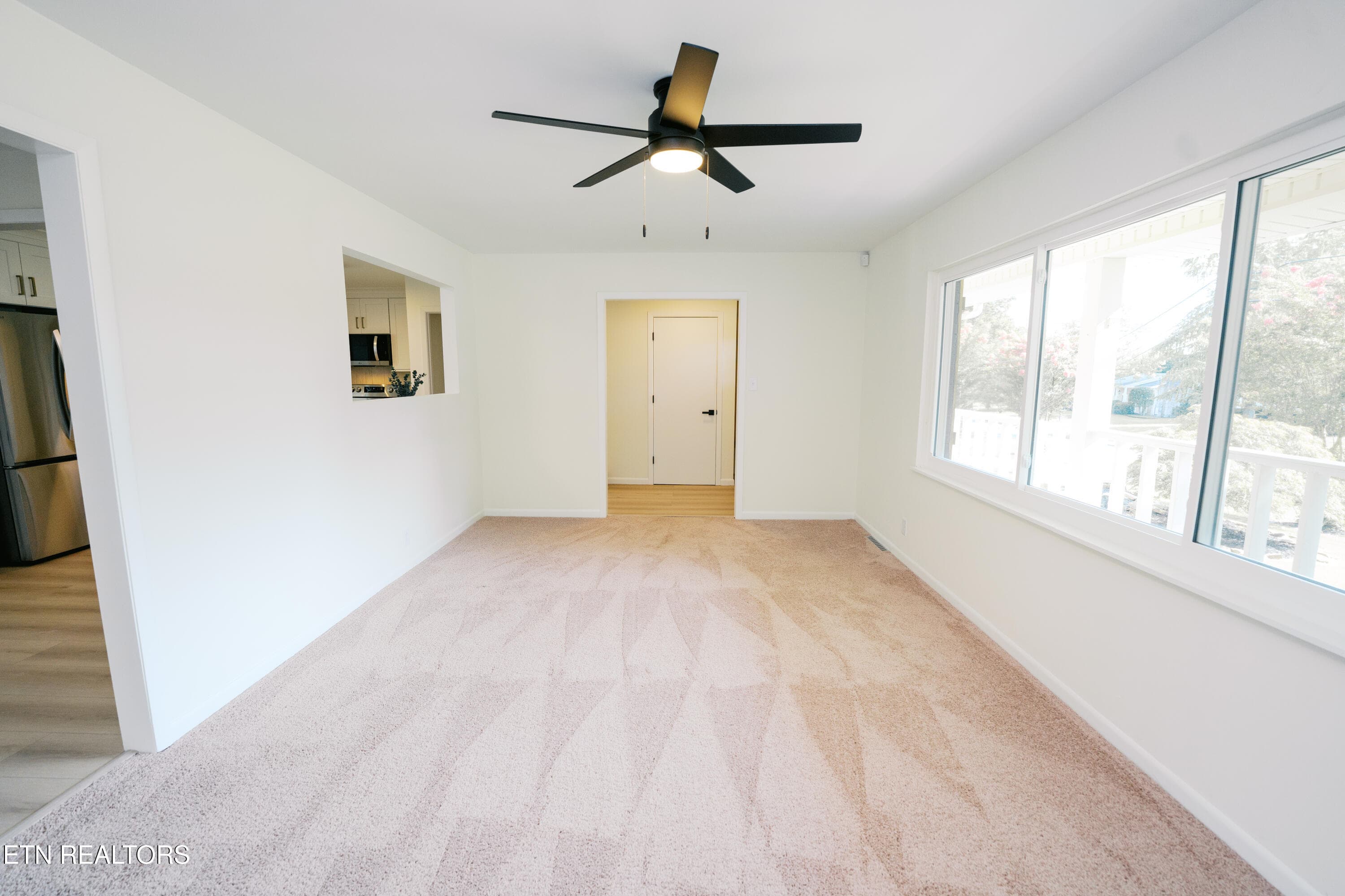 Family Room - 912 Naples Rd, Knoxville, TN 37923