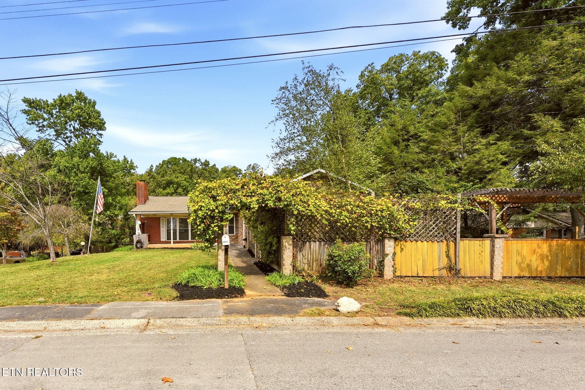 3-web-or-mls-Lsll198 (1) - 198 Lasalle Rd, Oak Ridge, TN 37830, Oak Ridge