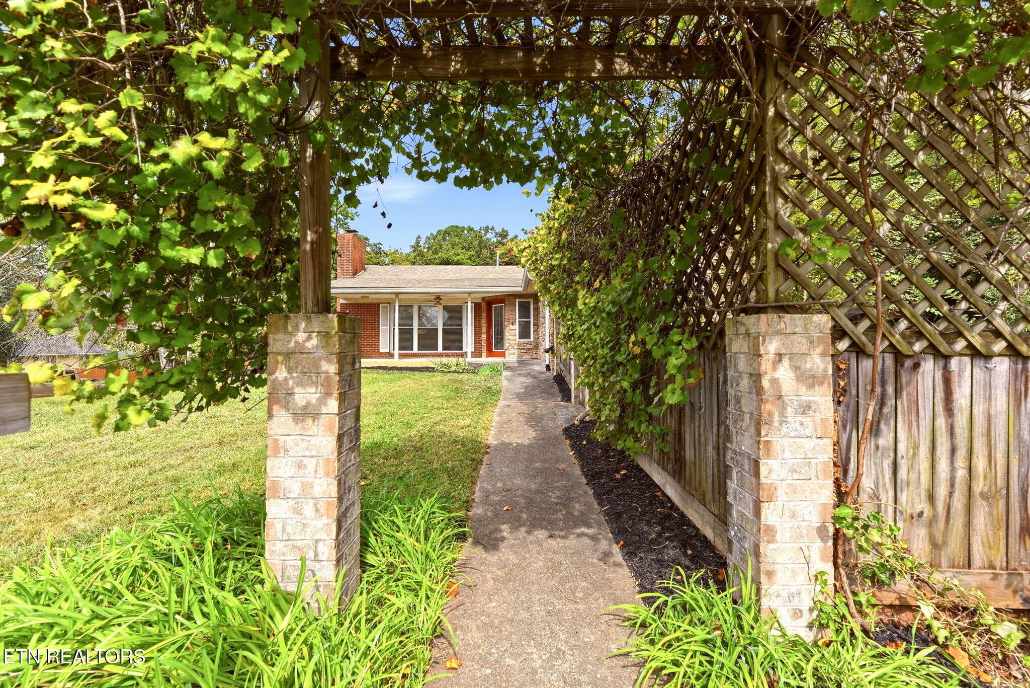 4-web-or-mls-Lsll198 (60) - 198 Lasalle Rd, Oak Ridge, TN 37830, Oak Ridge