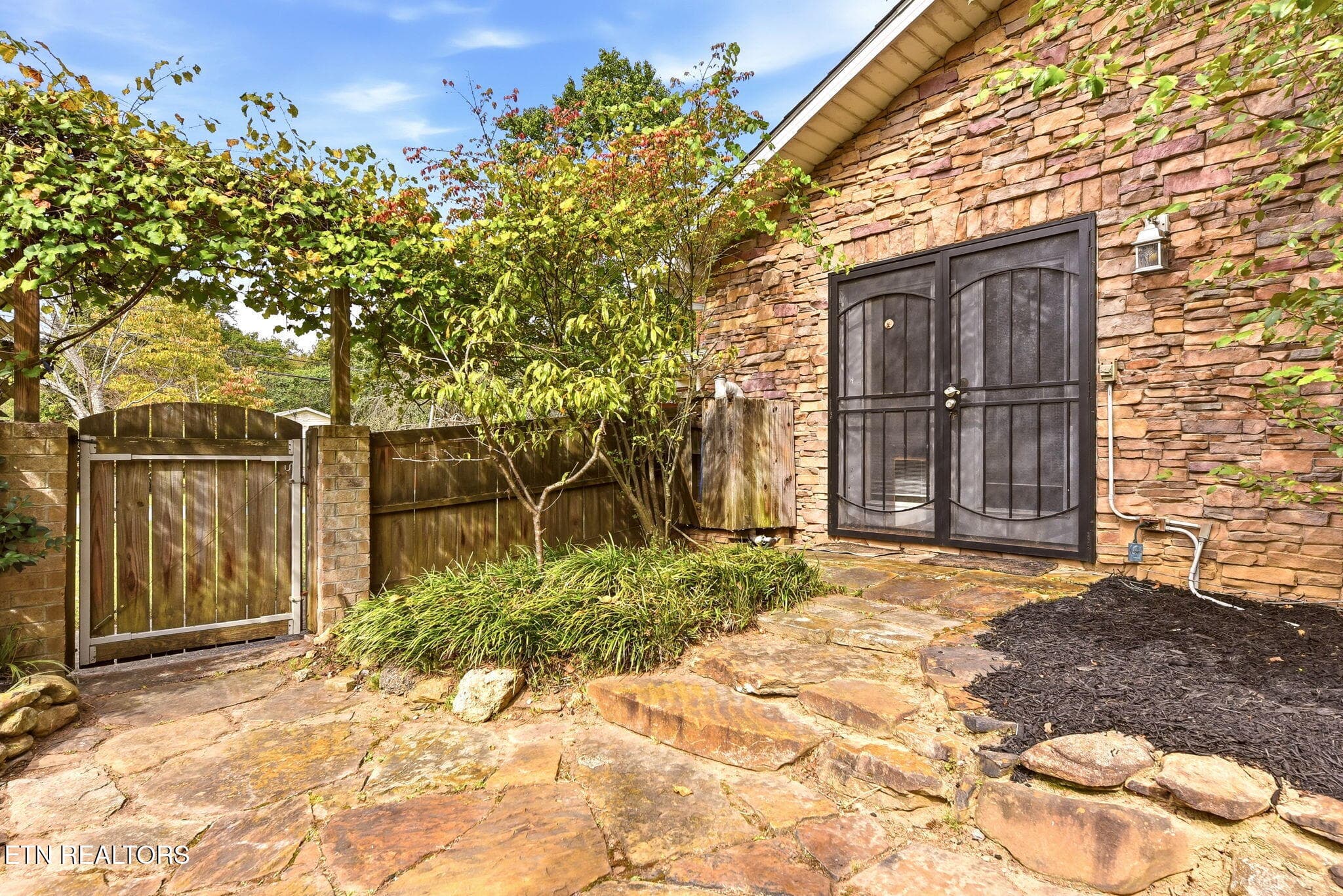 5-web-or-mls-Lsll198 (2) - 198 Lasalle Rd, Oak Ridge, TN 37830, Oak Ridge