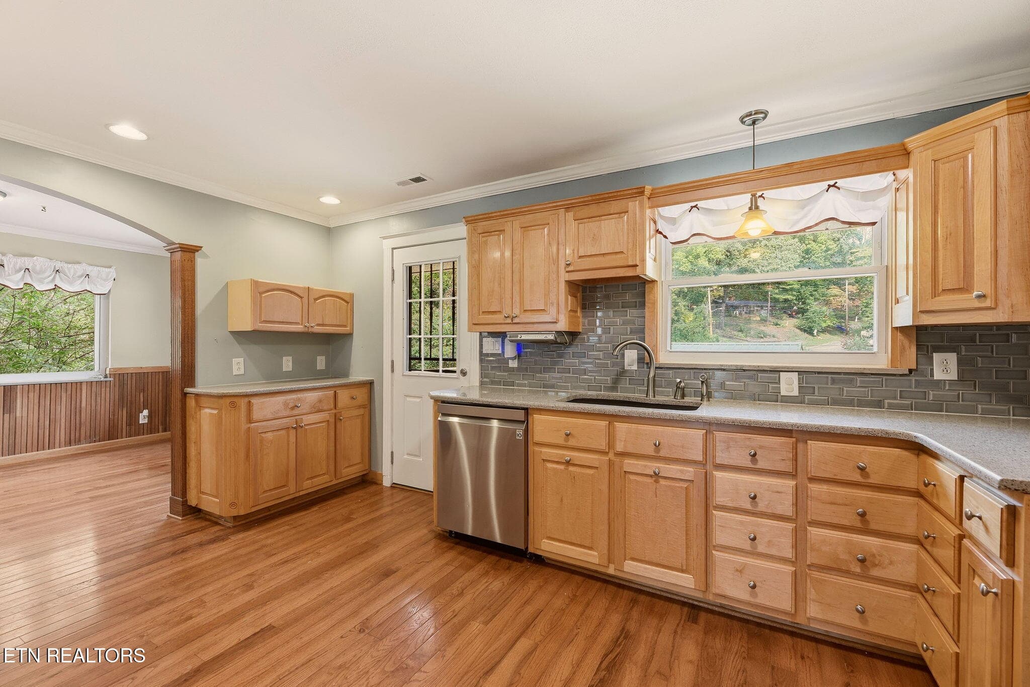 18-web-or-mls-Lsll198 (15) - 198 Lasalle Rd, Oak Ridge, TN 37830, Oak Ridge