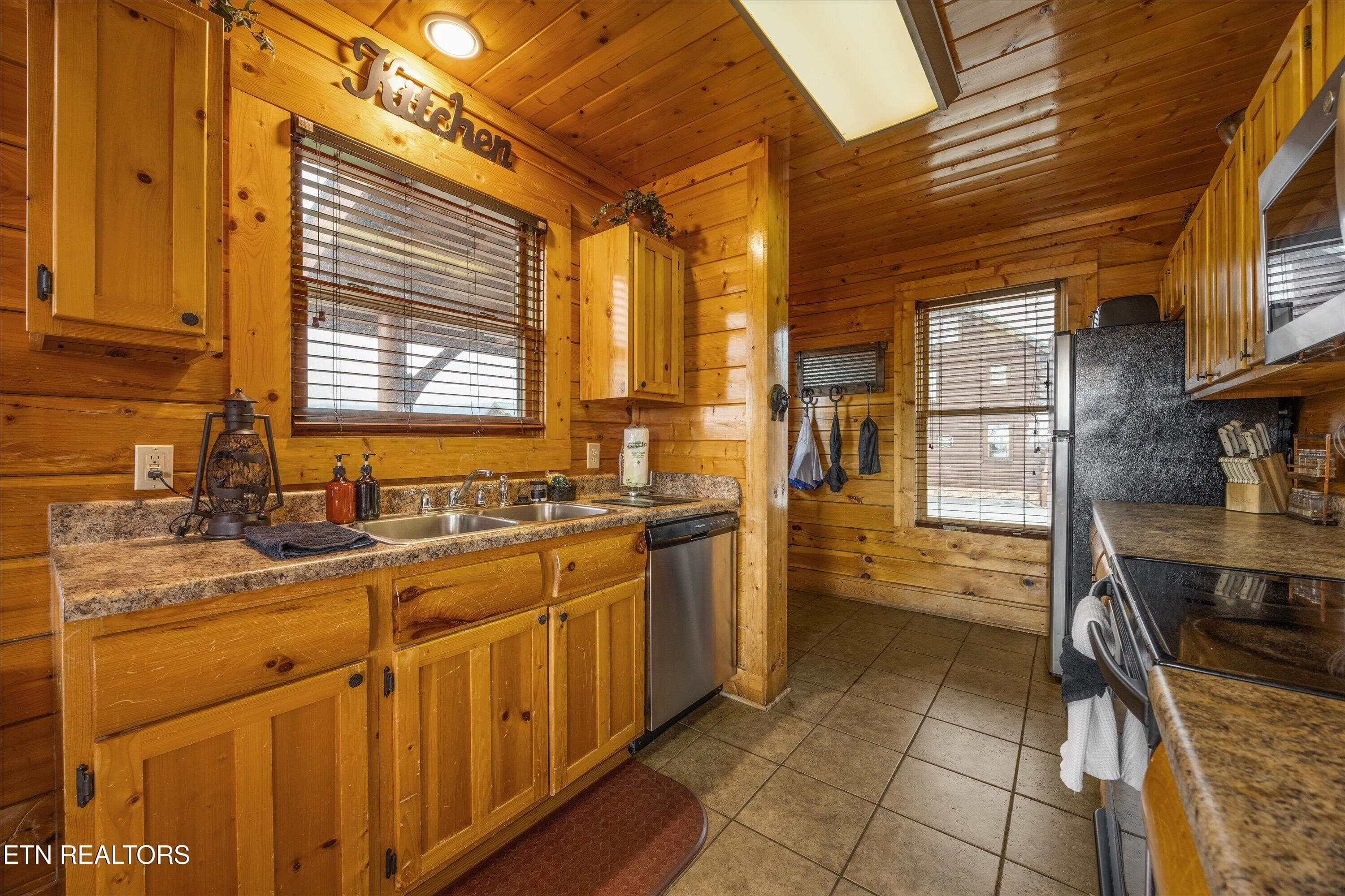 10-2833 White Oak Ridge Ln13 - 2833 White Oak Ridge Lane, Sevierville, TN 37862, Sevierville