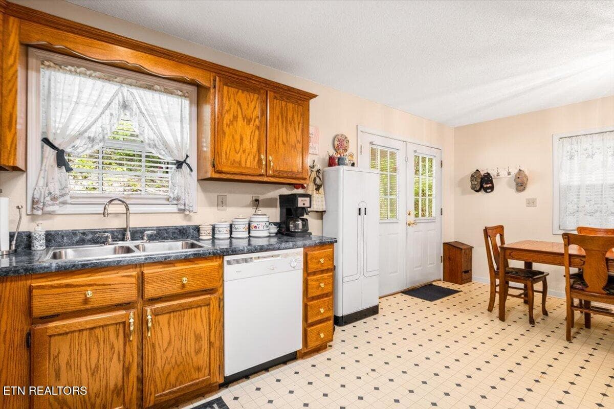 16-169 Bibee Ln - 169 Bibee Lane, Caryville, TN 37714, Caryville
