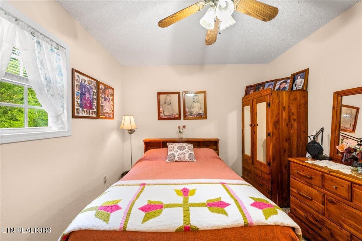 31-169 Bibee Ln - 169 Bibee Lane, Caryville, TN 37714, Caryville