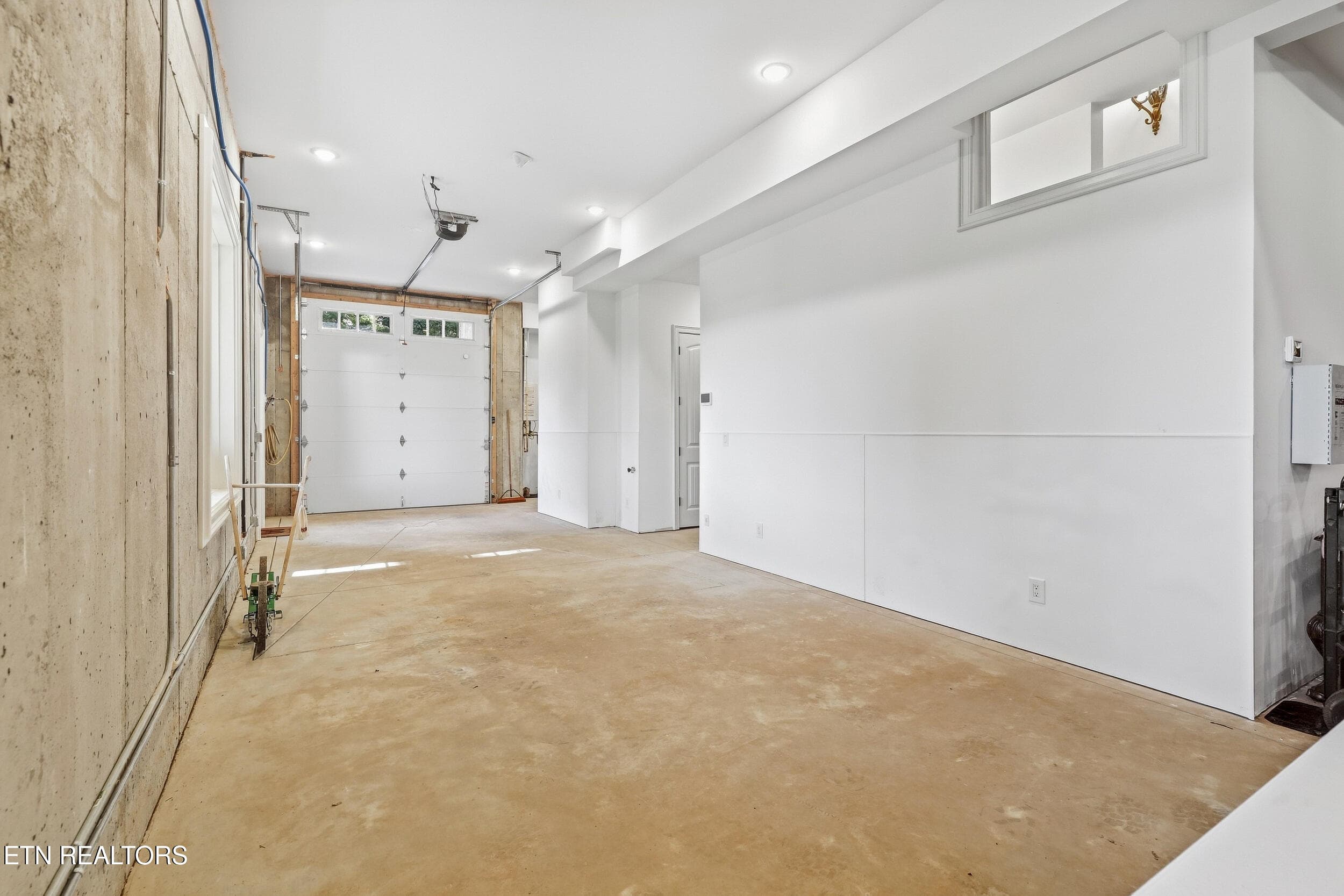 Lower-Level Garage - 2032 Cochran Rd, Maryville, TN 37803