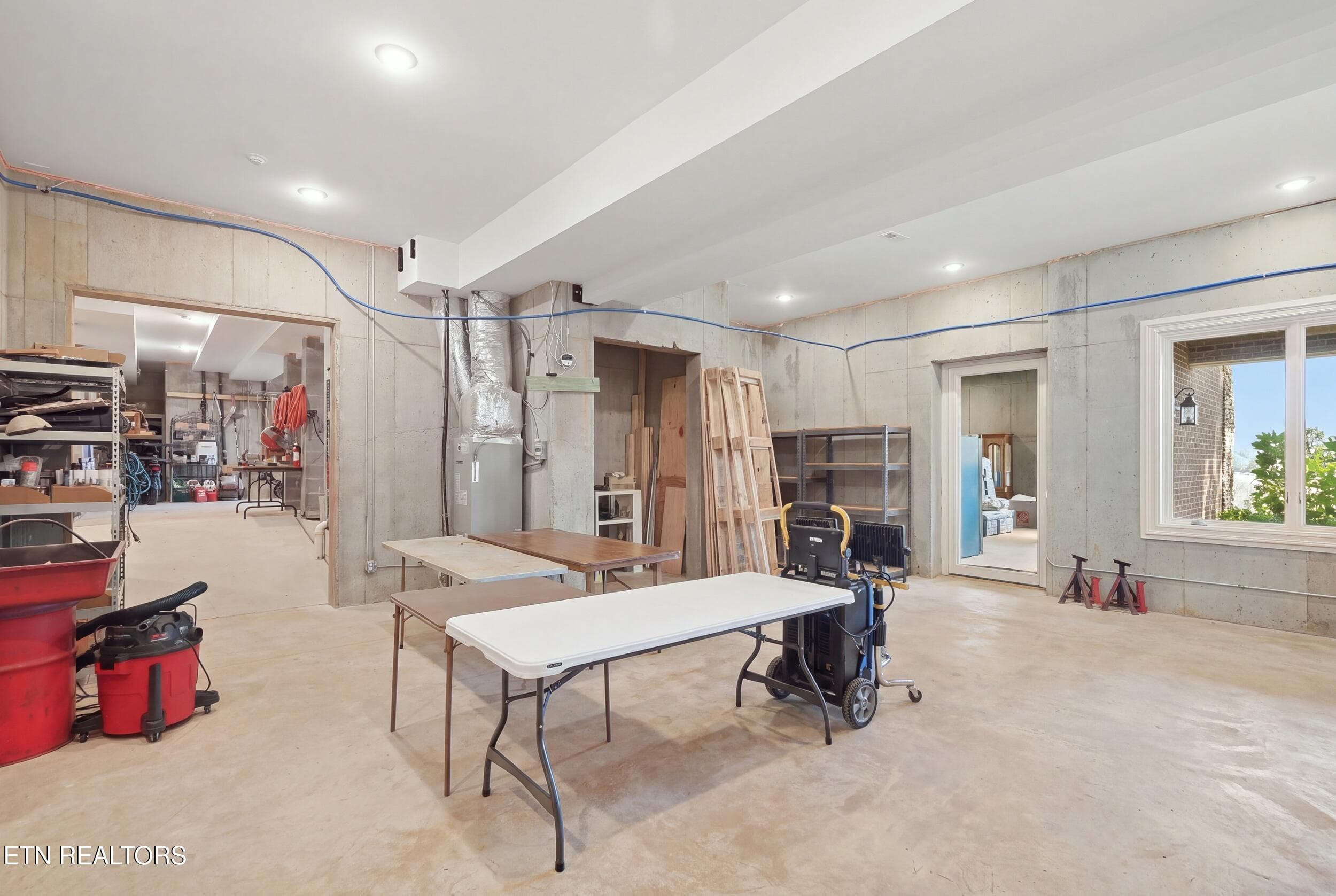 Lower-Level Workshop & Expansion Area - 2032 Cochran Rd, Maryville, TN 37803