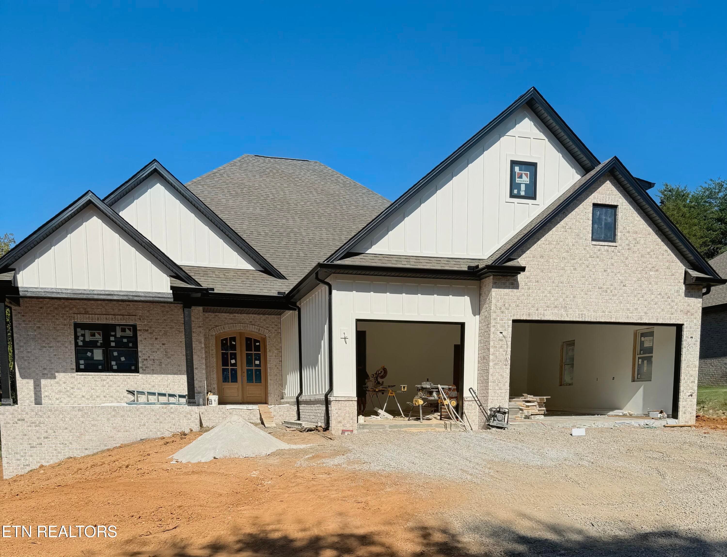 137 Sikwa Tr, Vonore, TN 37885