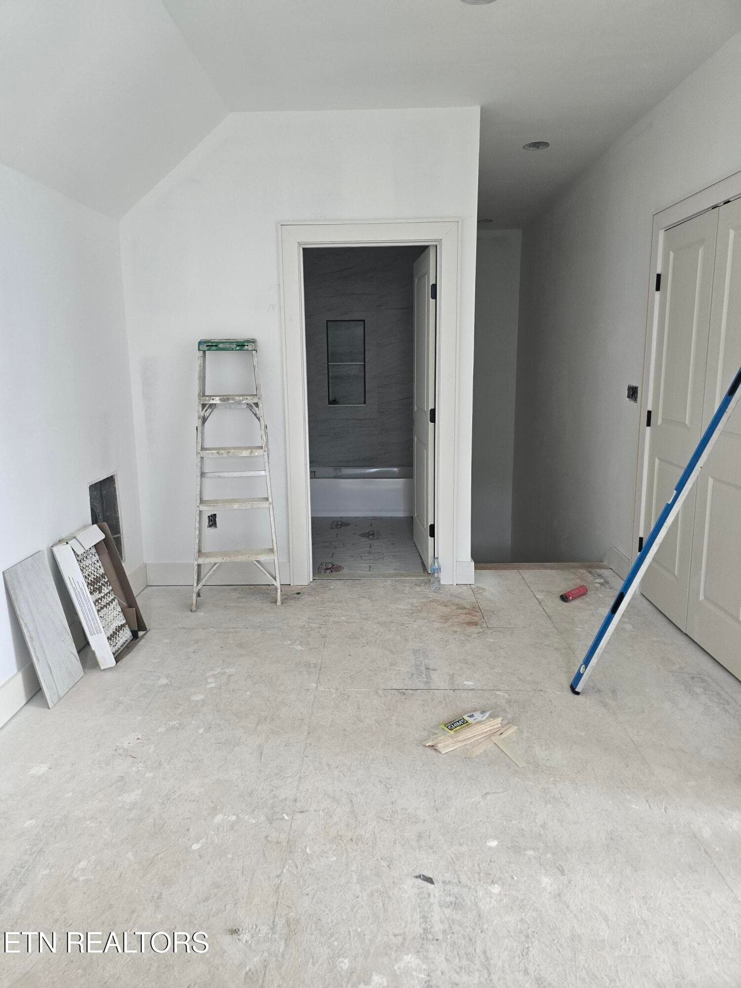 1000027645 - 137 Sikwa Tr, Vonore, TN 37885, Vonore