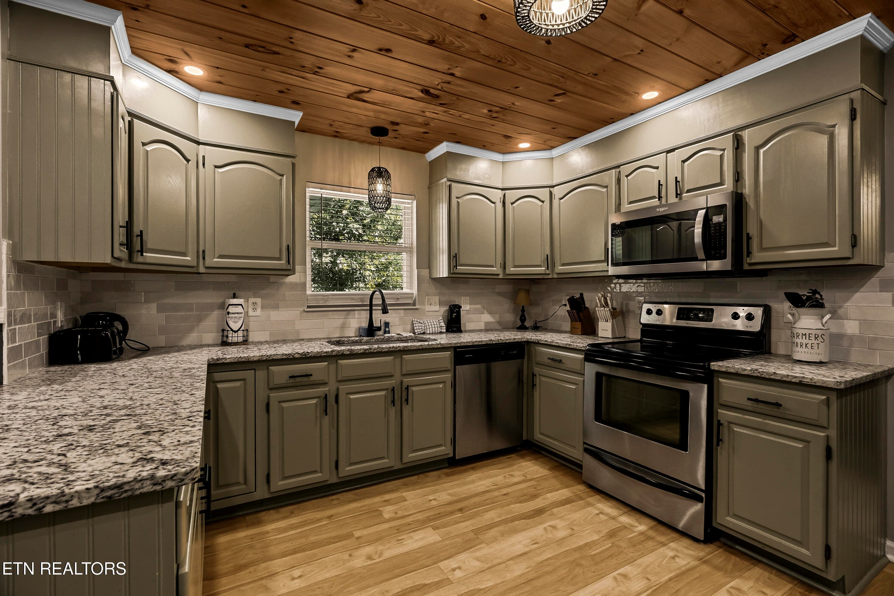 DSC03504 - 1047 Boardly Hills Blvd, Sevierville, TN 37876