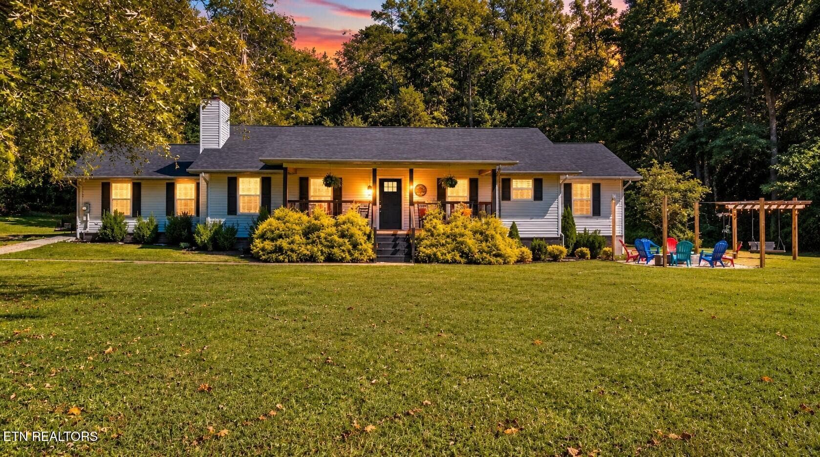 Twilight Ranch House Retreat - 1047 Boardly Hills Blvd, Sevierville, TN 37876