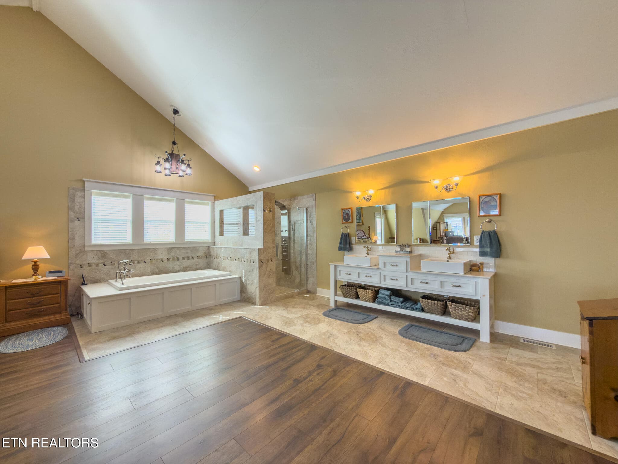 Upstairs BEdroom/bathroom - 791 Highway 113, White Pine, TN 37890, White Pine