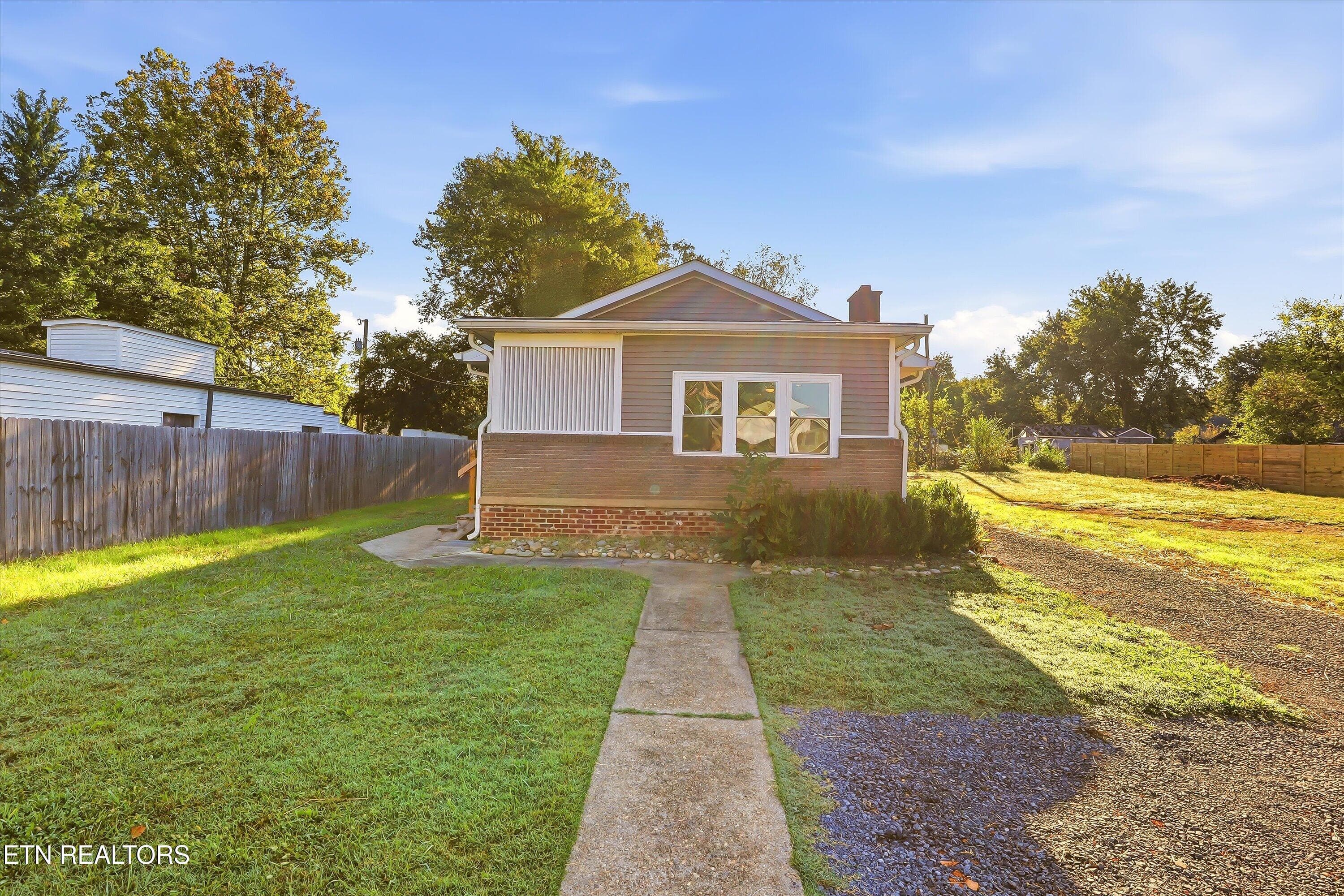 Front - 2334 Old Knoxville Pike, Maryville, TN 37804, Maryville