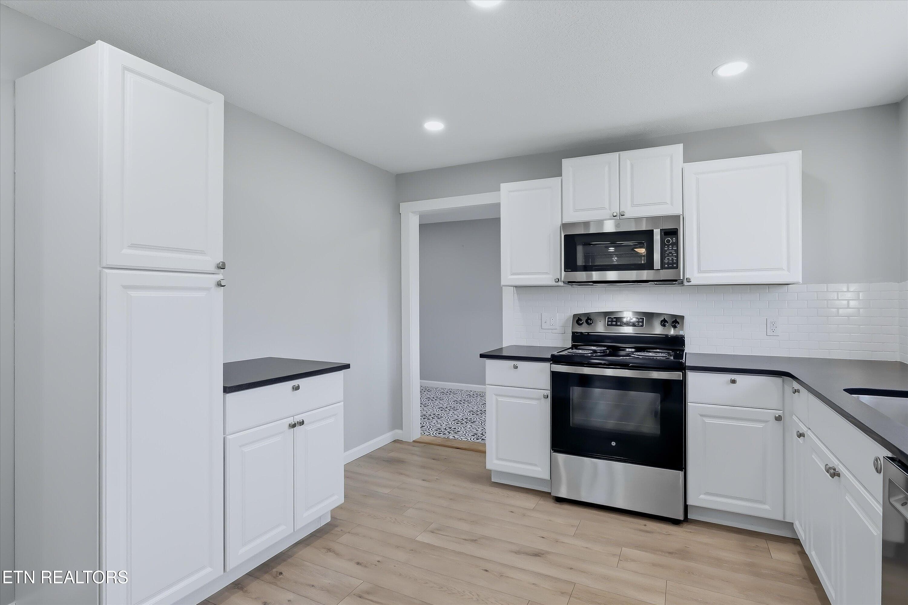 Kitchen - 2334 Old Knoxville Pike, Maryville, TN 37804, Maryville