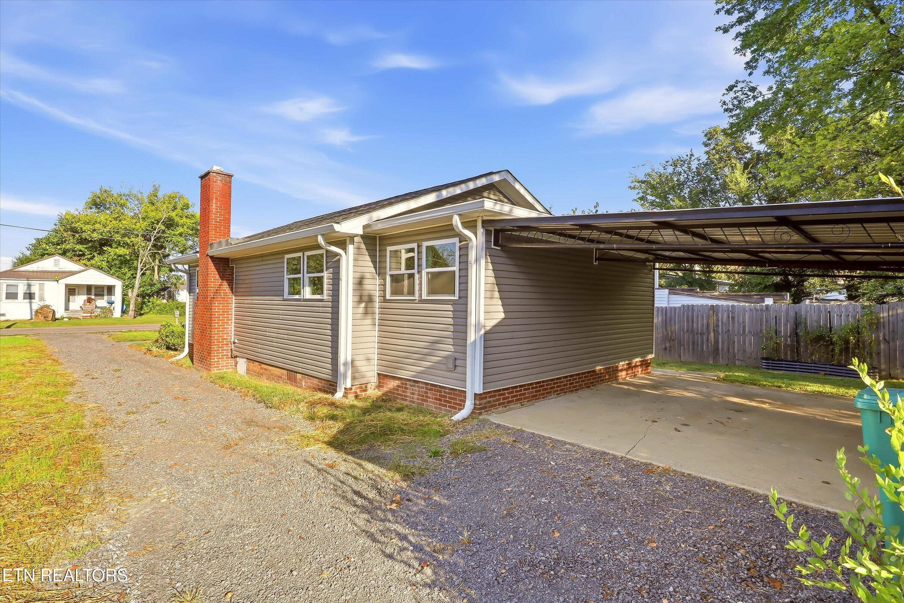 Carport - 2334 Old Knoxville Pike, Maryville, TN 37804, Maryville