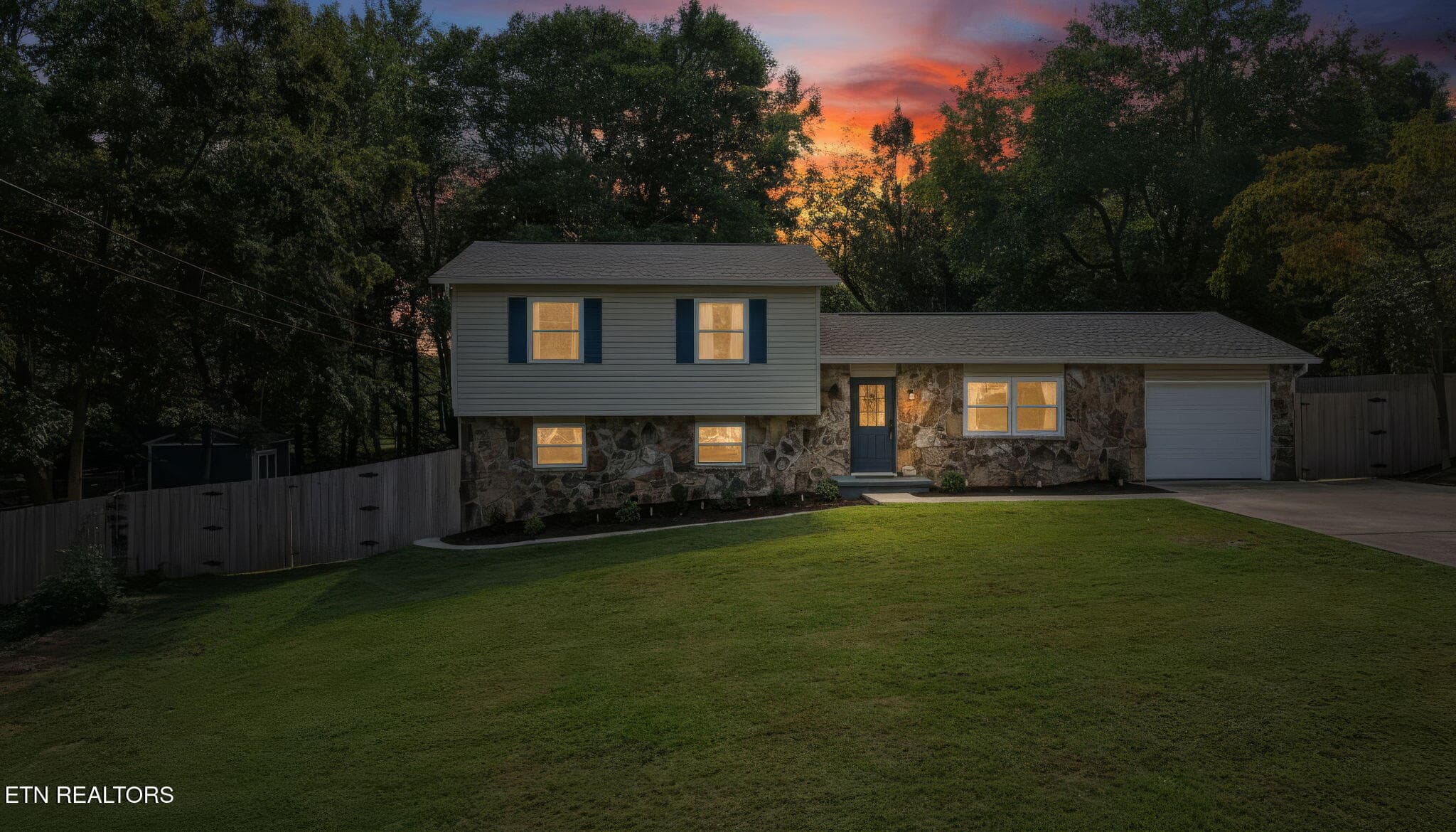 49-web-or-mls-virtual_twilight - 5812 NW Rockwood Lane, Knoxville, TN 37921, Knoxville