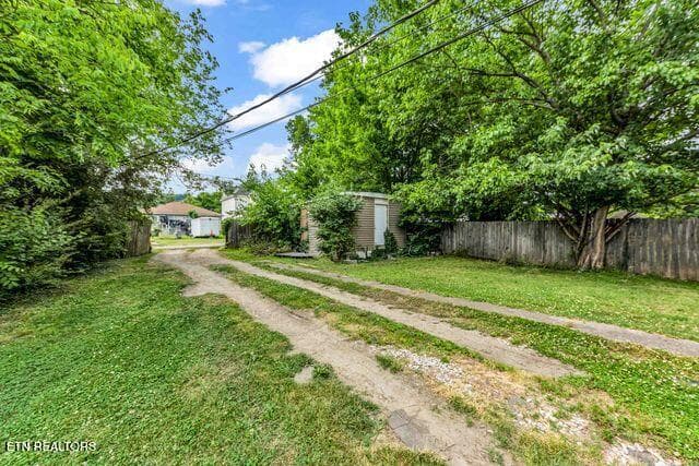 e springdale back driveway - 123 E Springdale Ave, Knoxville, TN 37917, Knoxville