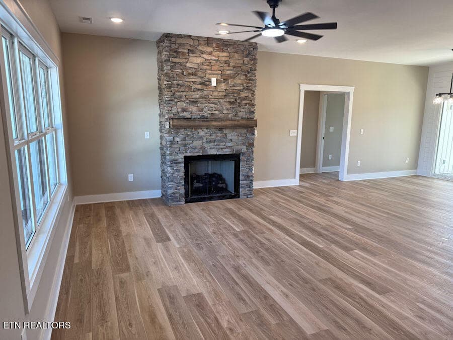 living room2b - 1259 Stewart St, Sevierville, TN 37876, Sevierville