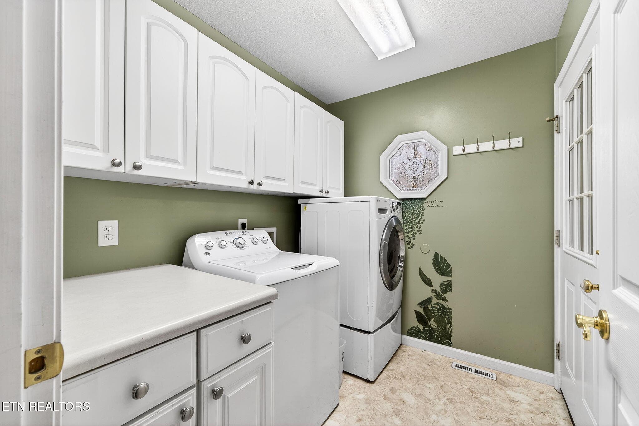Laundry Room - 15 Ridge Crest Circle, Crossville, TN 38558, Crossville