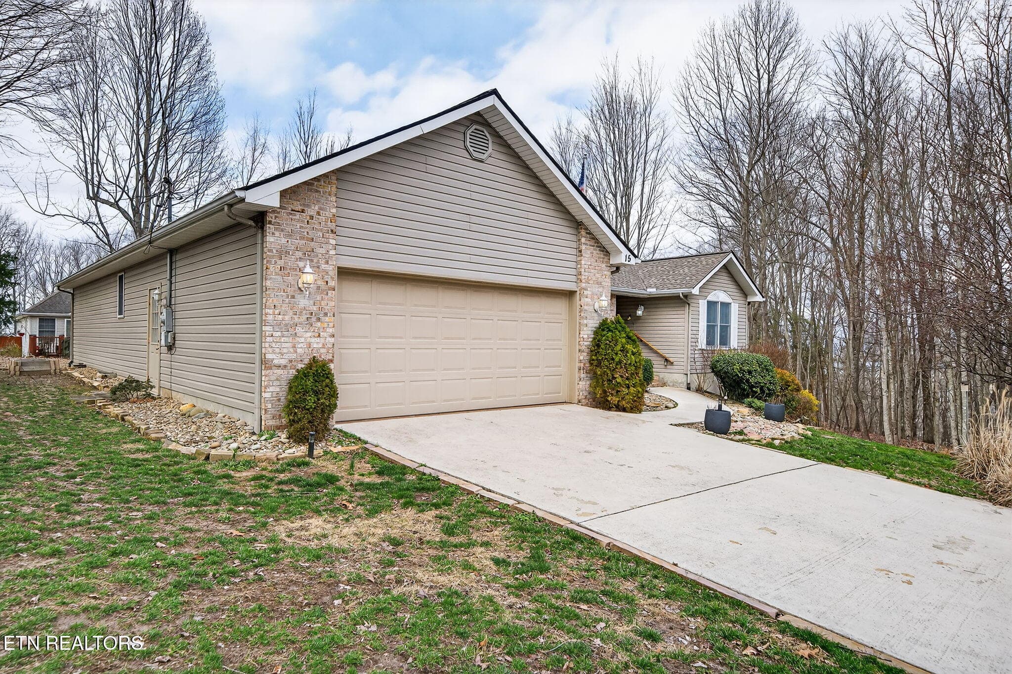 Driveway - 15 Ridge Crest Circle, Crossville, TN 38558, Crossville