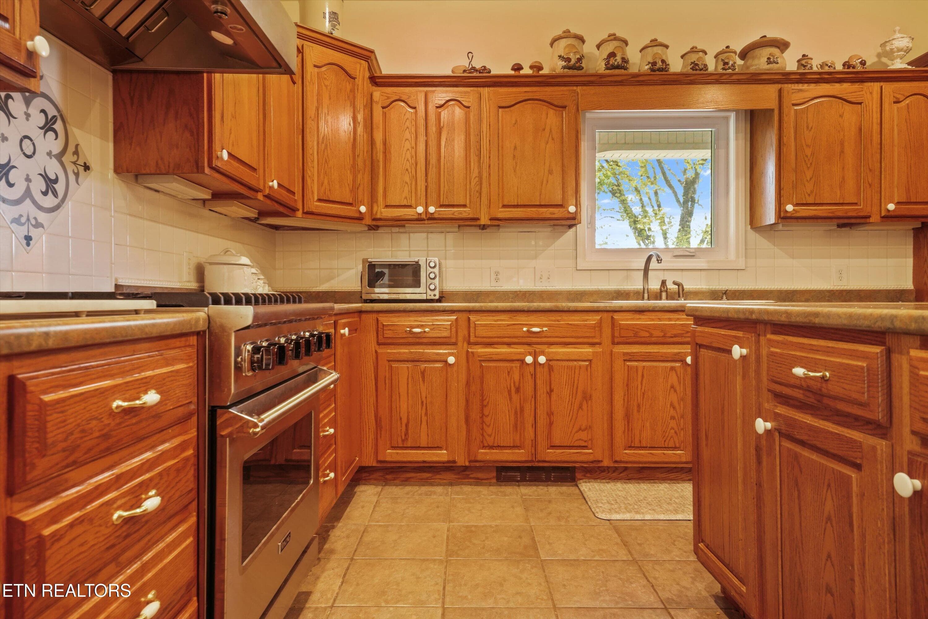 Kitchen - 3412 Seebers Court, Louisville, TN 37777, Louisville