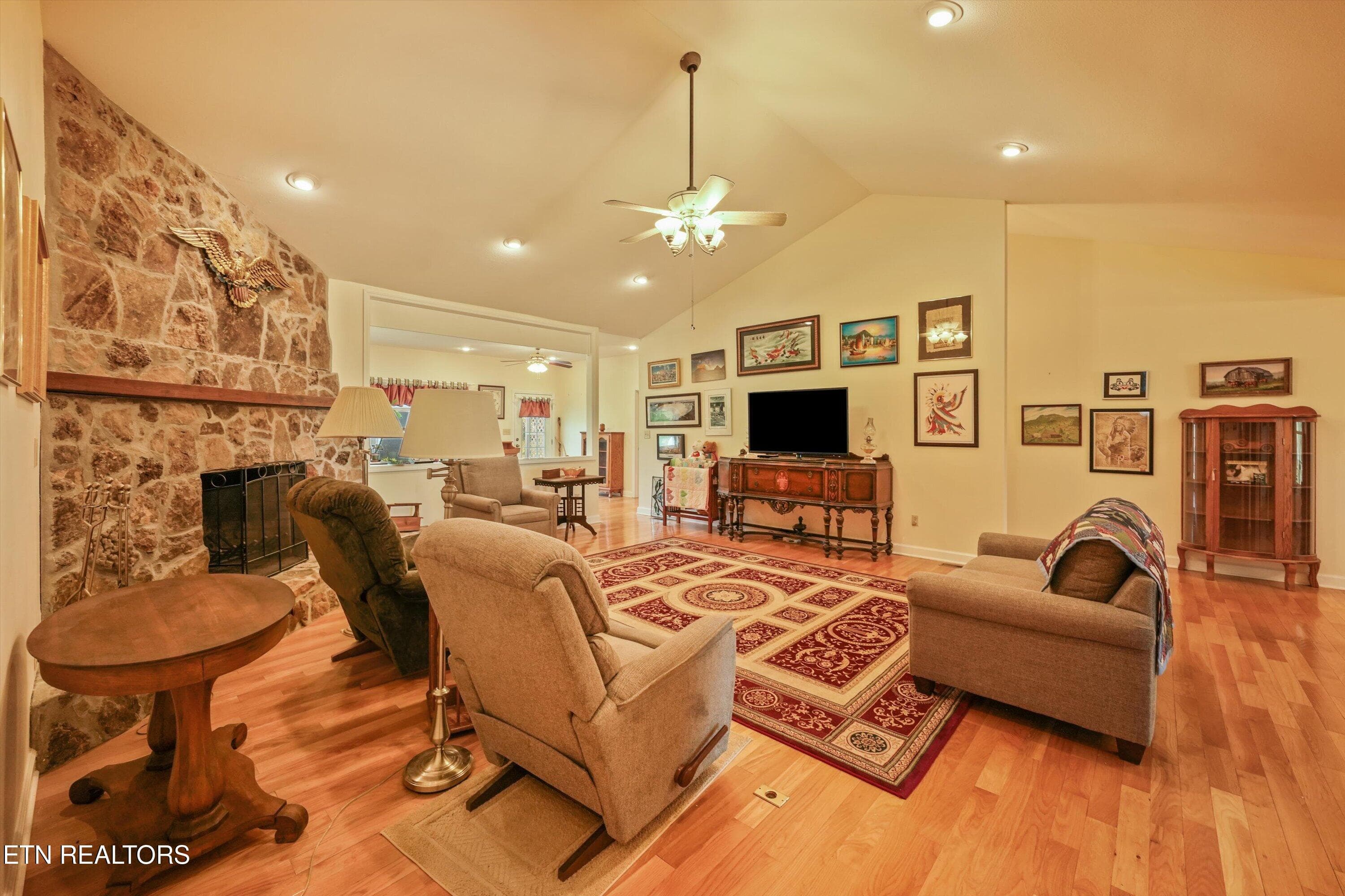 Family room - 3412 Seebers Court, Louisville, TN 37777, Louisville