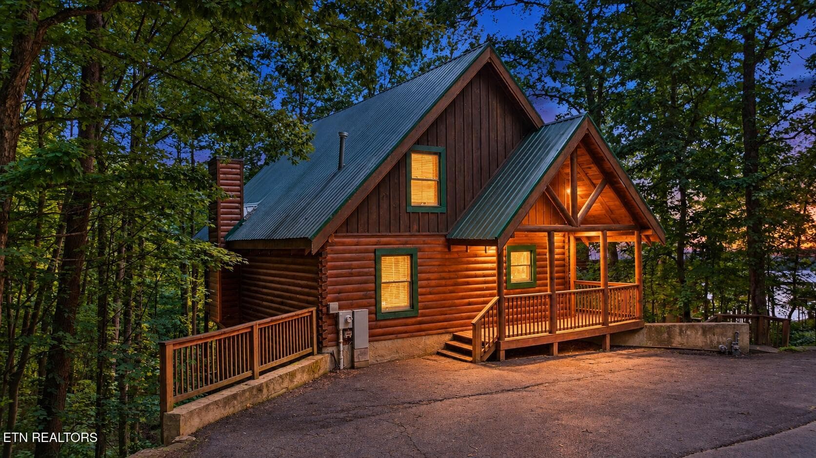 4414 Forest Vista Way, Pigeon Forge, TN 37863