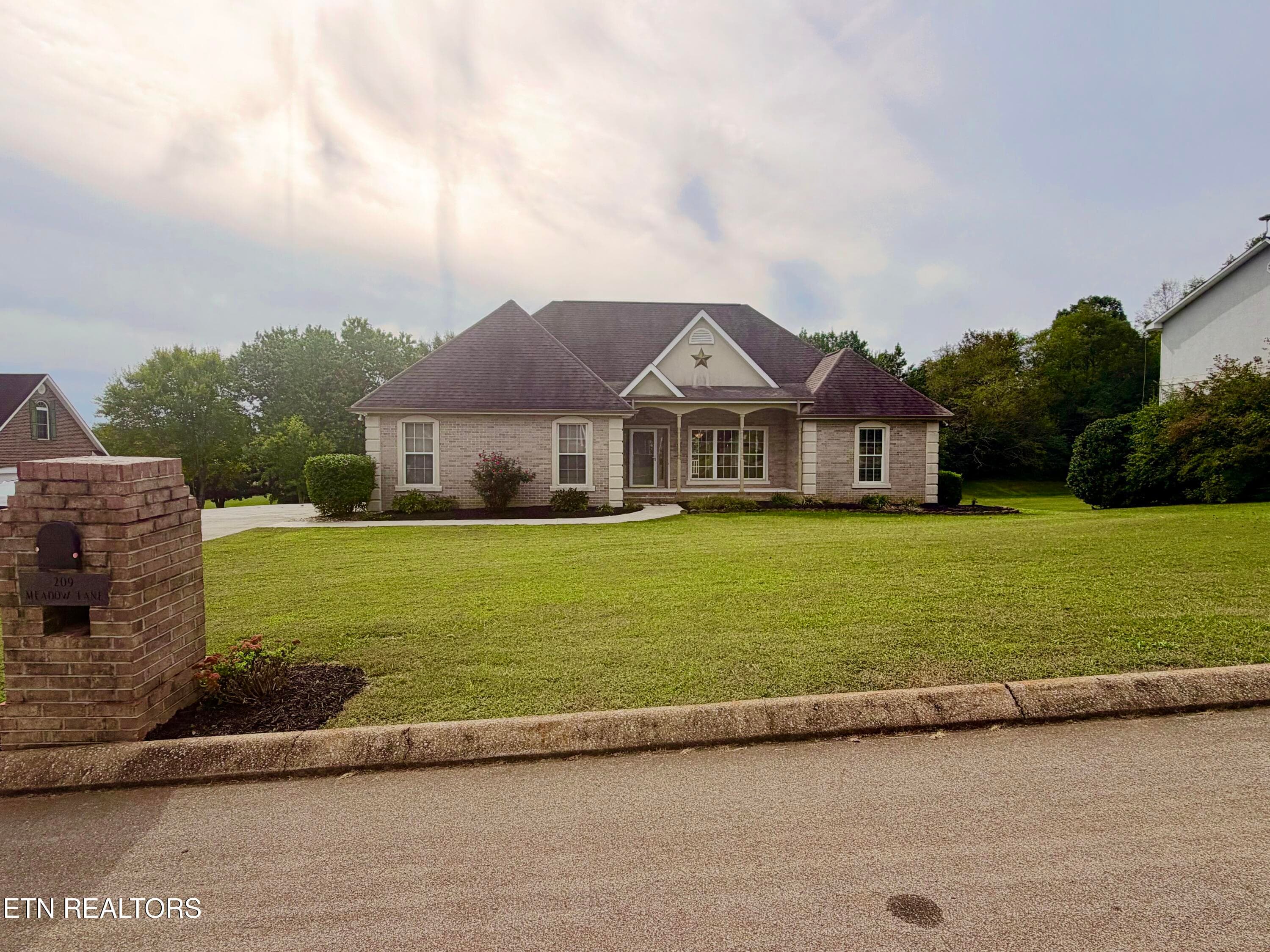 209 Meadow Lane, Madisonville, TN 37354