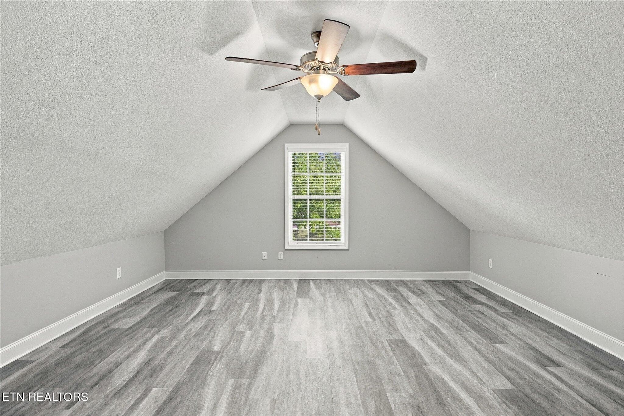 Bonus - 605 Broadberry Ave, Oak Ridge, TN 37830, Oak Ridge