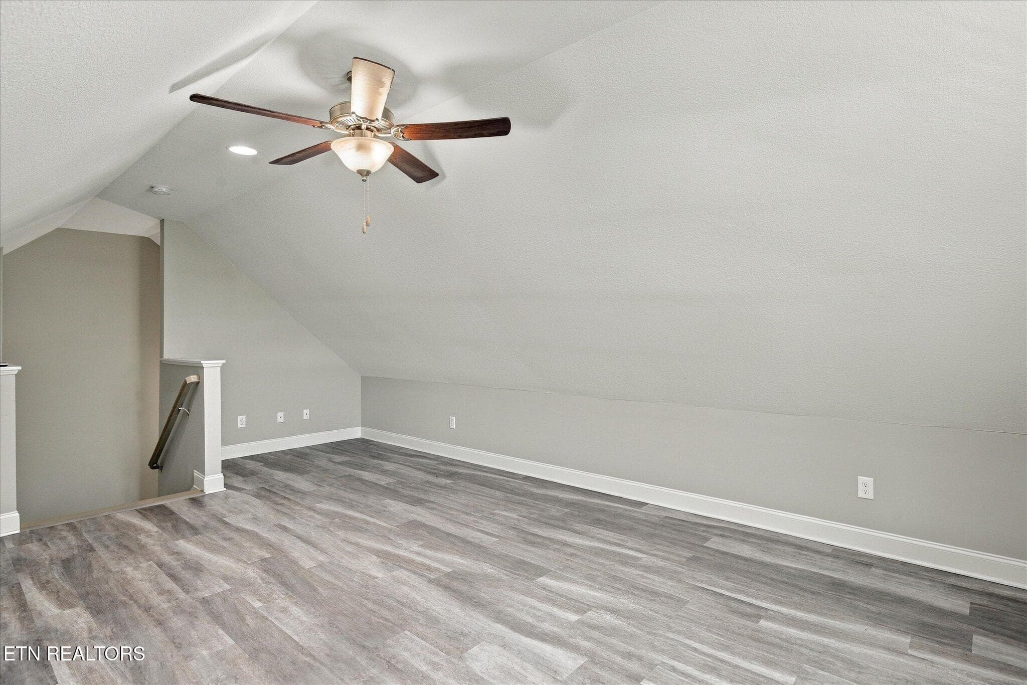 Bonus - 605 Broadberry Ave, Oak Ridge, TN 37830, Oak Ridge