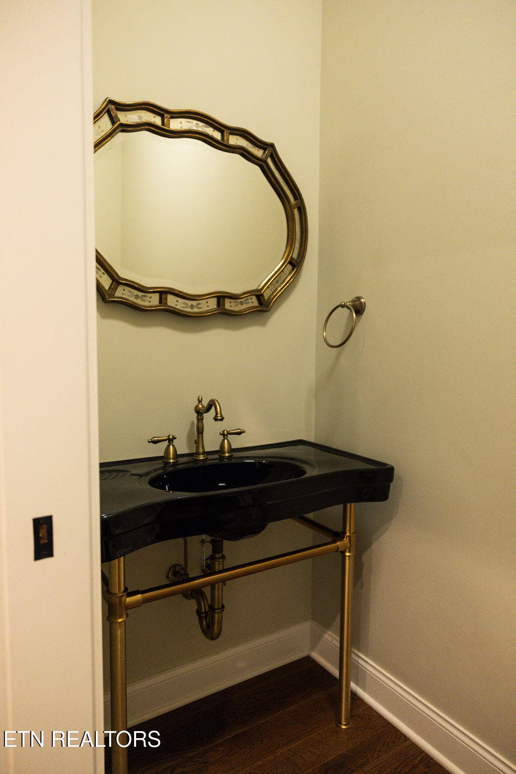 Powder Bath 2 - 157 River Watch Way, Loudon, TN 37774, Loudon