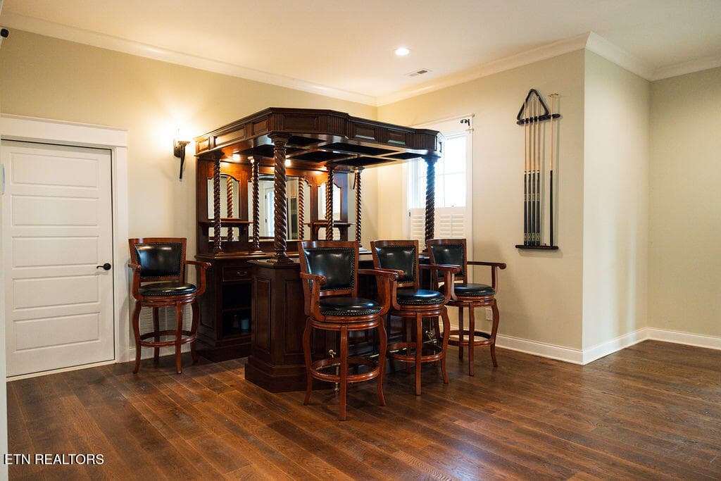 Basement Bar - 157 River Watch Way, Loudon, TN 37774, Loudon