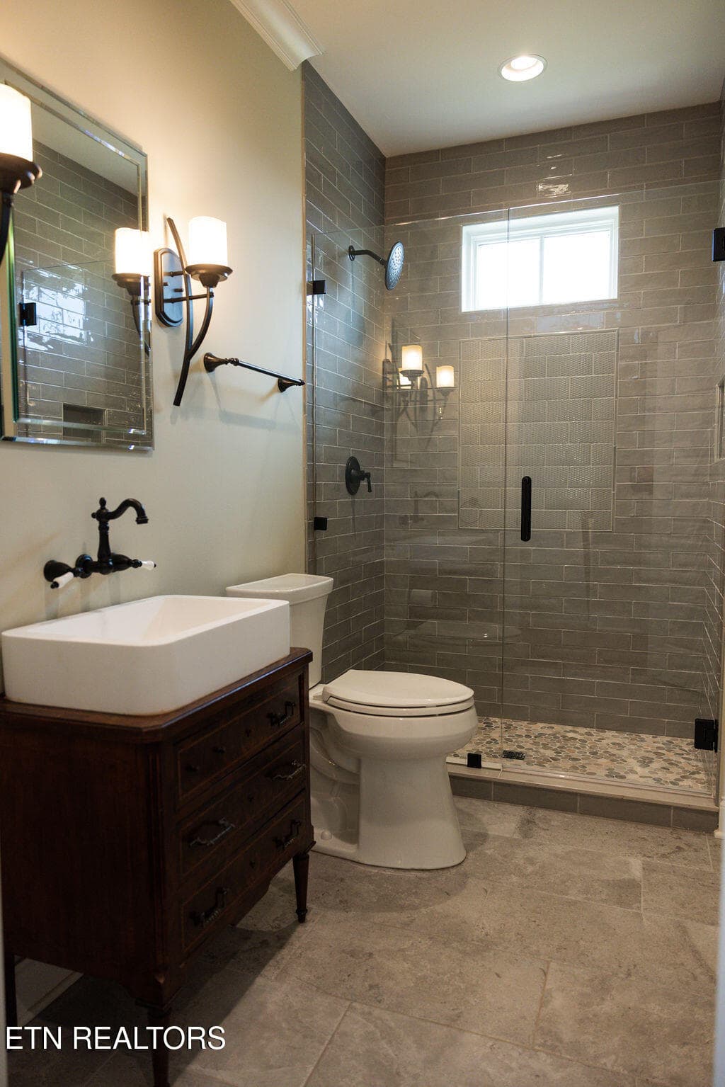 Guest Bath - 157 River Watch Way, Loudon, TN 37774, Loudon