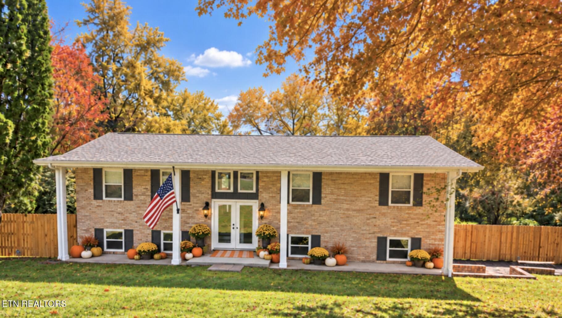 Fall ai decor rendering - 1221 Laurel Rd, Clinton, TN 37716, Clinton