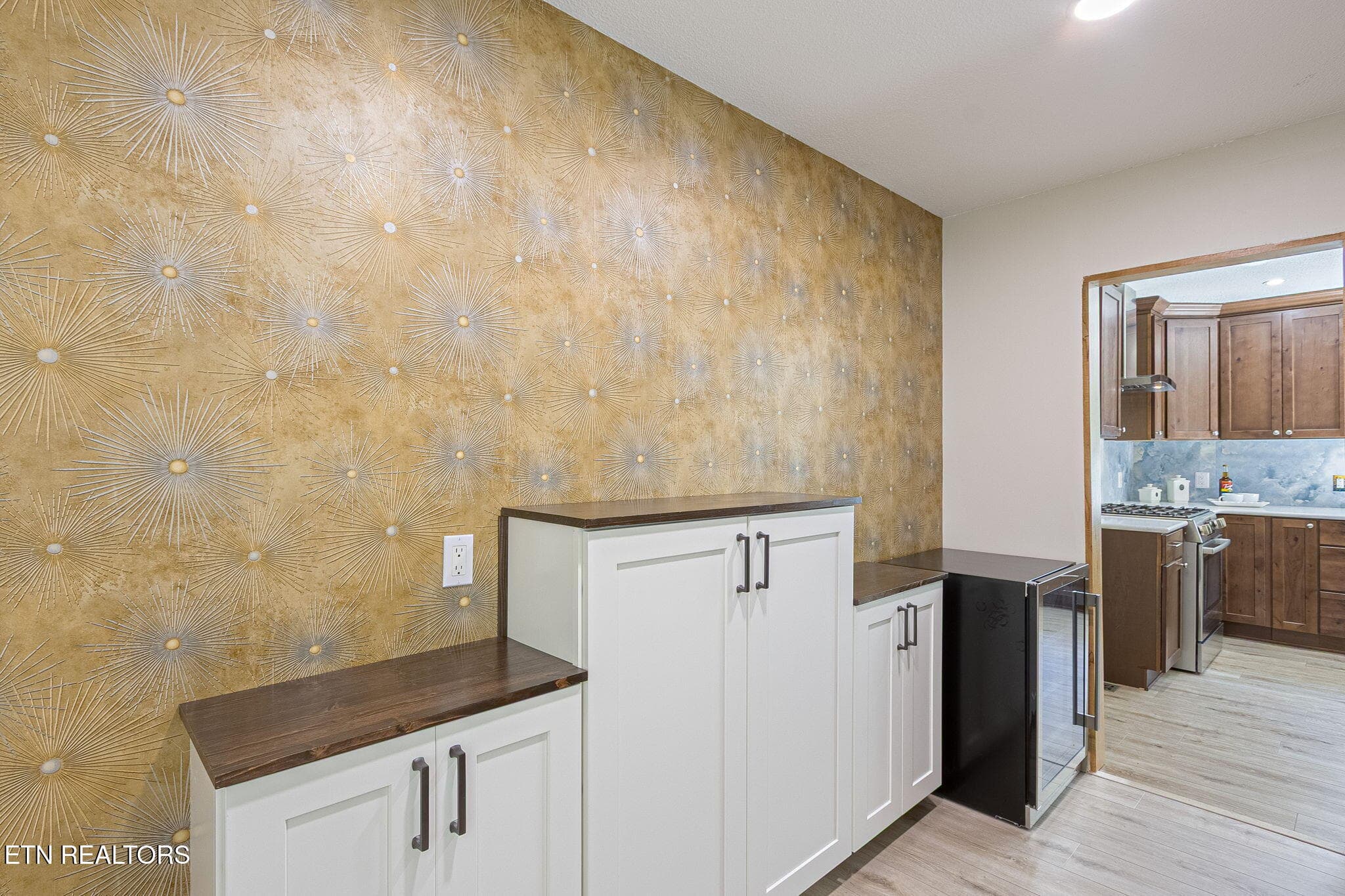CUSTOM PANTRY - 11554 Midhurst Drive, Knoxville, TN 37934, Knoxville