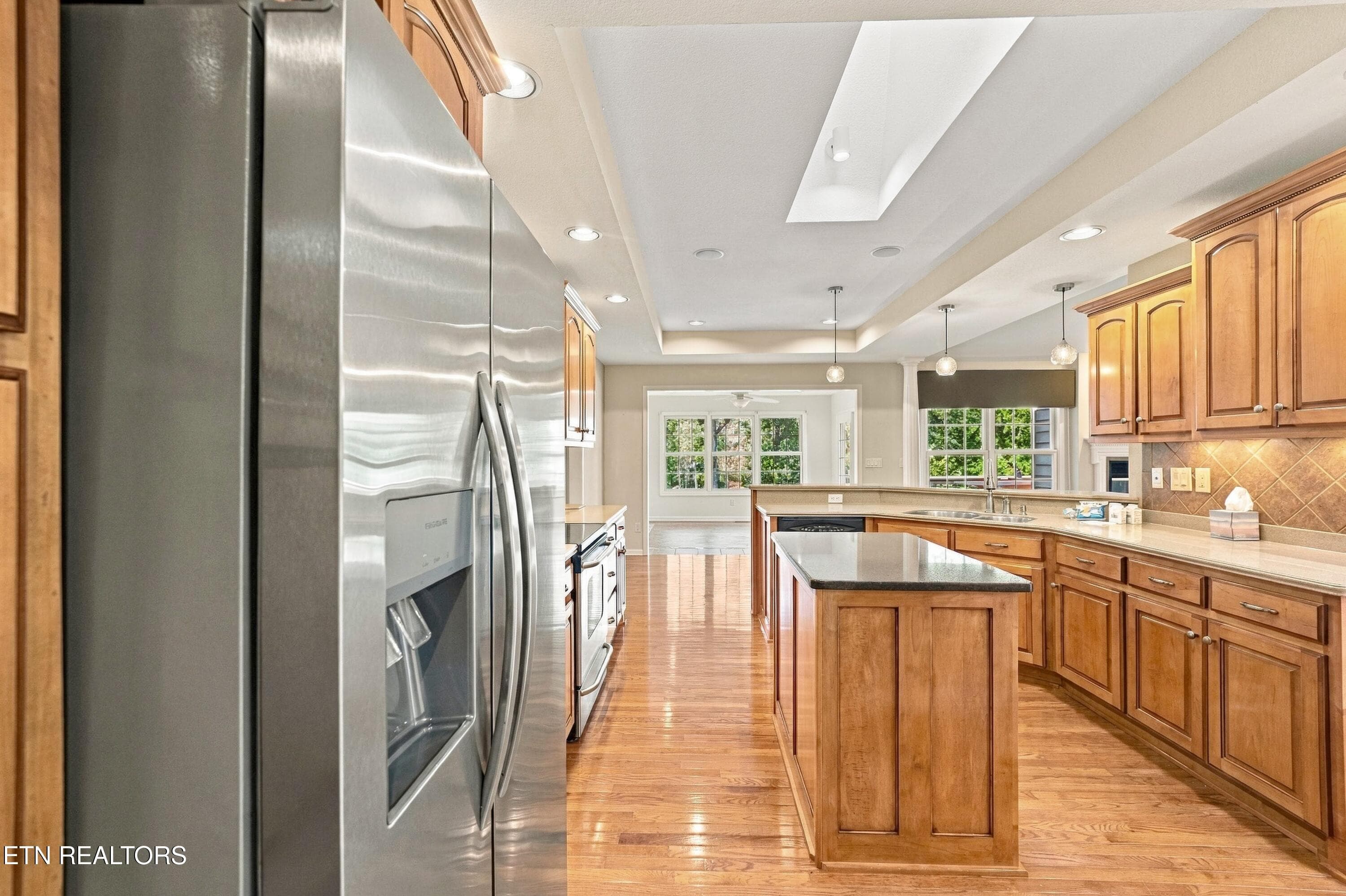 Through the Kitchen - 106 Mariners Drive, Crossville, TN 38558