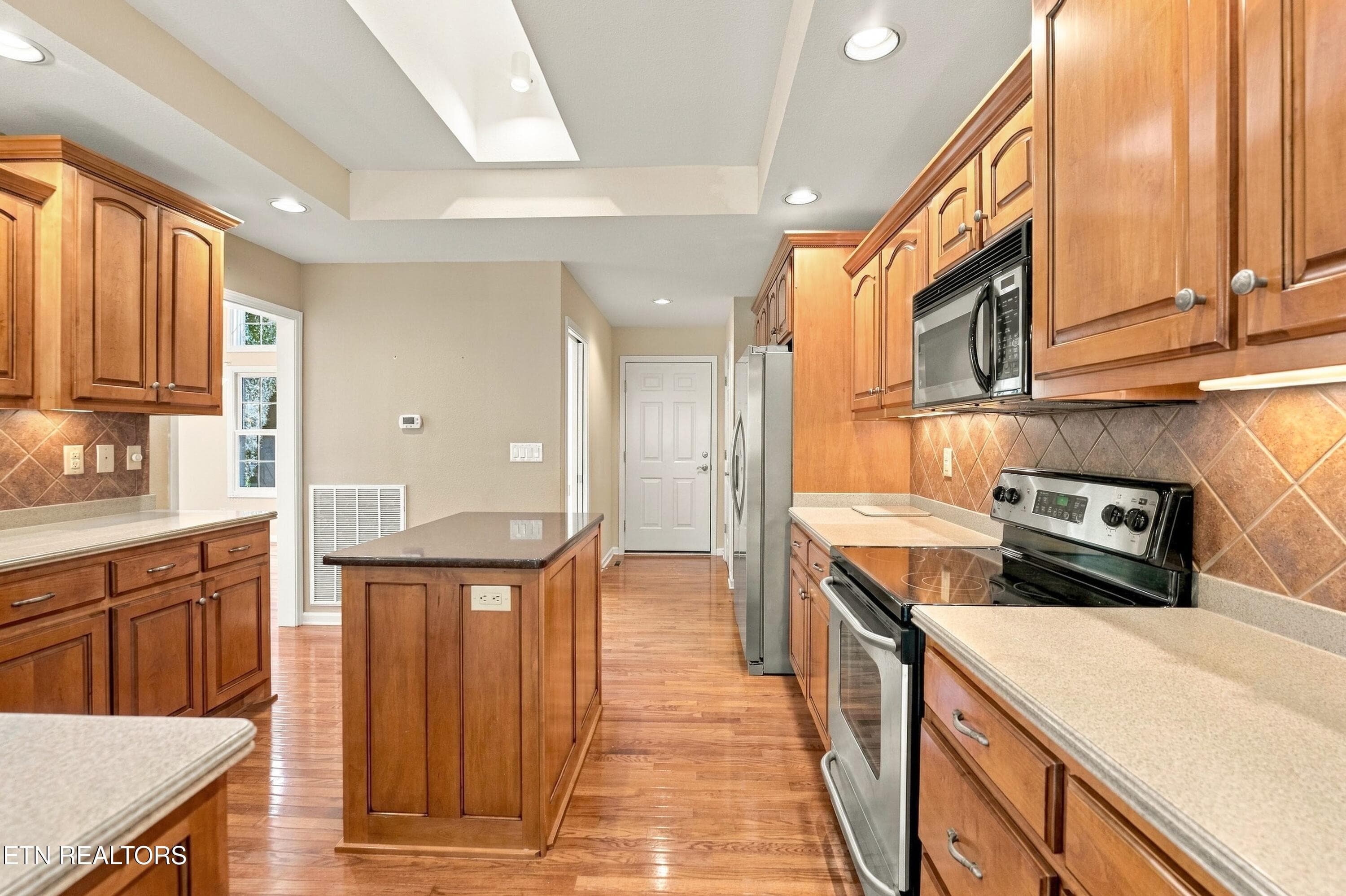Maple Cabinetry - 106 Mariners Drive, Crossville, TN 38558
